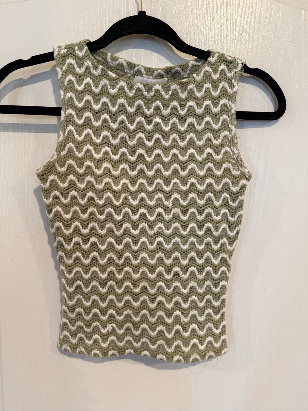 A. Byer 90s/Y2K green white wave textured print stretchy 2000s sleeveless top